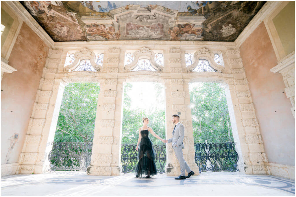 VIZCAYA MUSEUM & GARDENS ENGAGEMENT PHOTOSHOOT